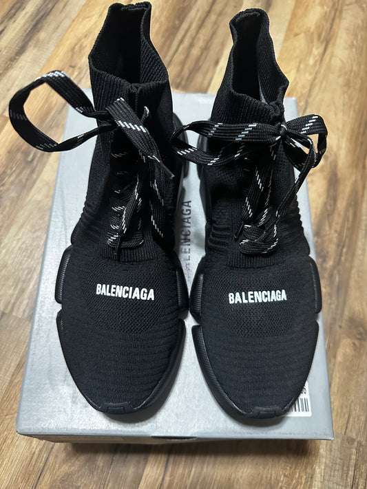 B Lace Up