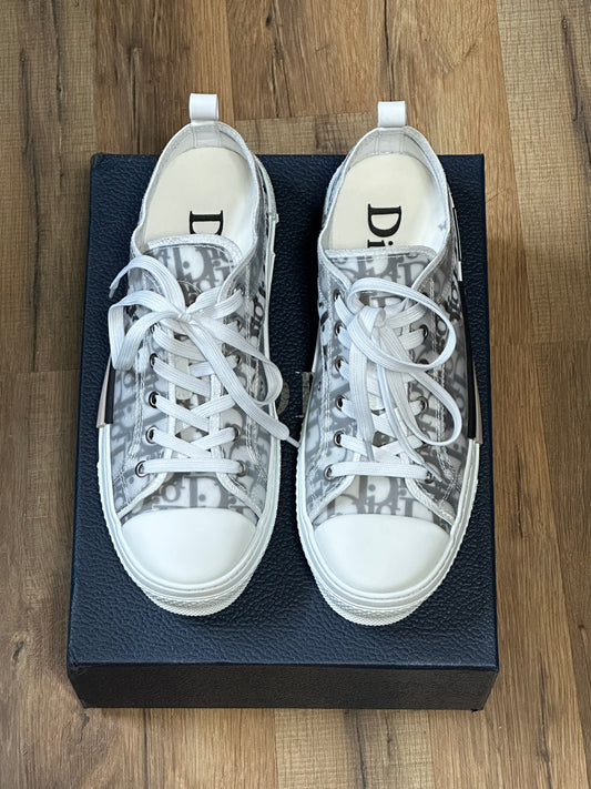 B-23 sneakers